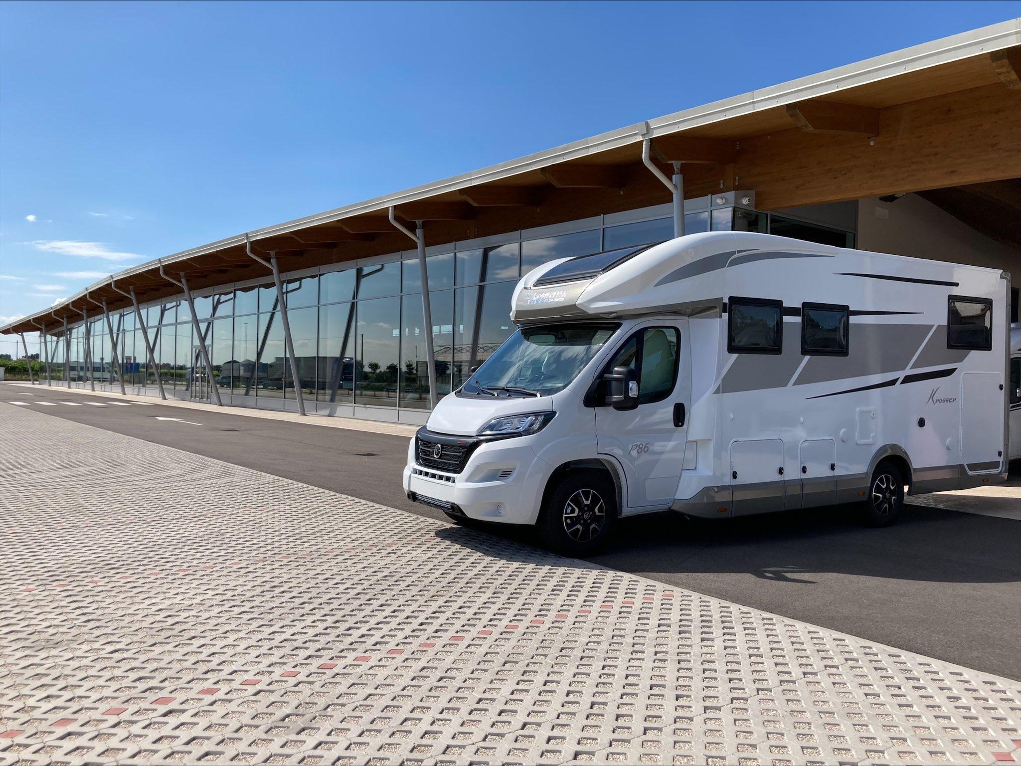 Camper Nuovo Semintegrale Mobilvetta KROSSER 86 Guglielmi Autocaravan  Lonigo