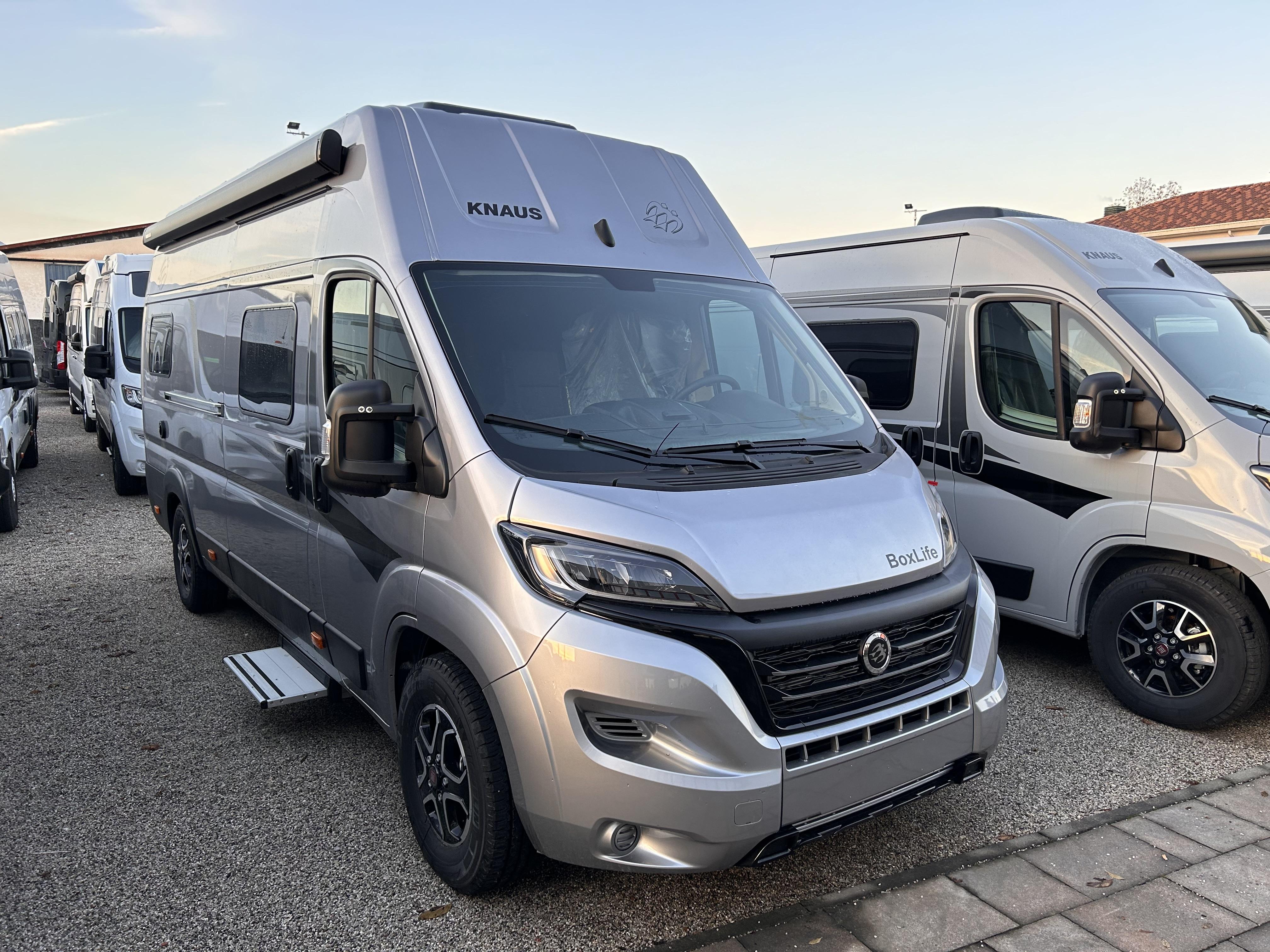 Kit fotovoltaico camper Ducato L1 L2 L3 thule - Caravan e Camper In vendita  a Bologna