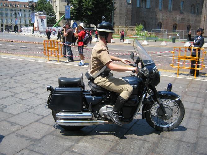 guzzi%20cc.jpg